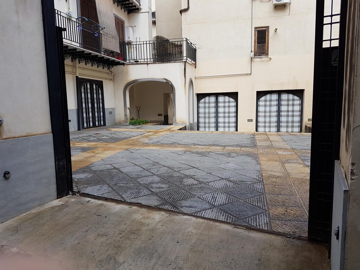 Ferienwohnung Bed & Parking Palermo Exterior foto