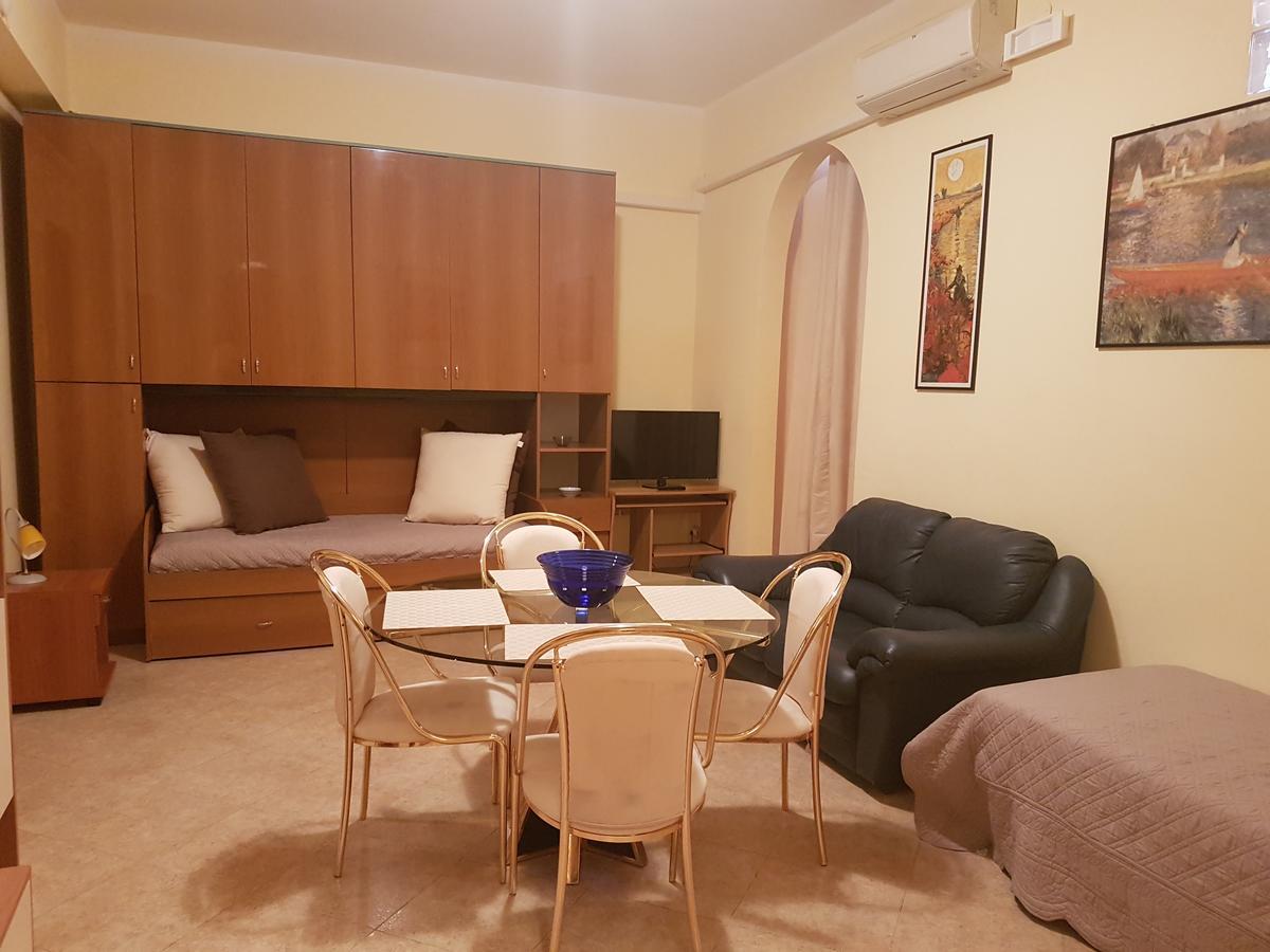 Ferienwohnung Bed & Parking Palermo Exterior foto